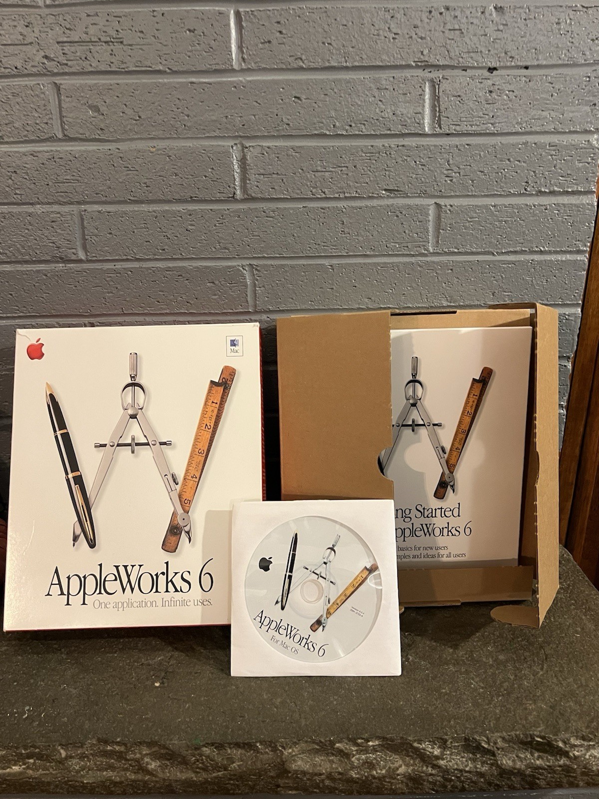 2000 Macintosh AppleWorks 6 For Mac OS Version 6.0 Installation CD W/ Manuals