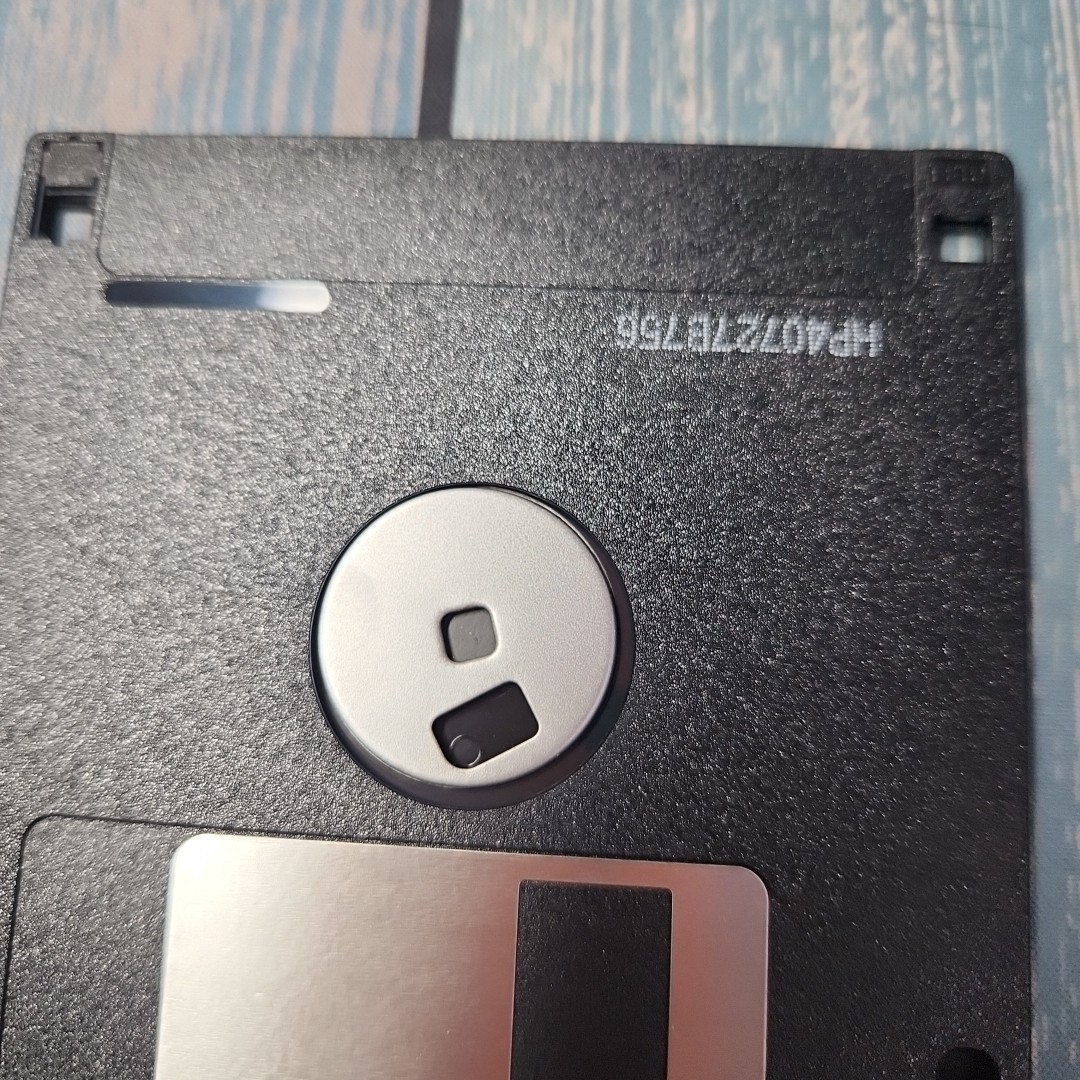 Gravis Utilities 3.5″ Floppy Disk 1991 Software Tool for PC – Vintage