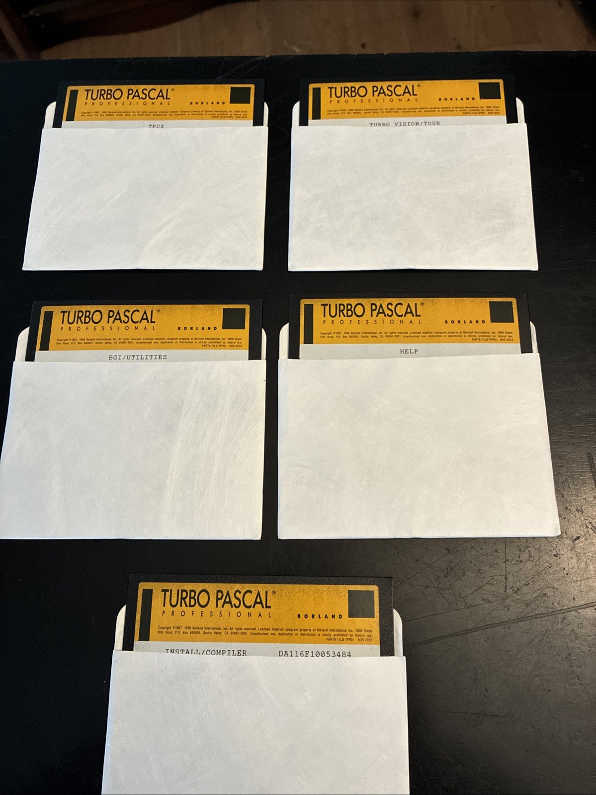Borland Turbo Pascal – 5 DISK SET – 5.25″ Floppys – 1988, 1990 Vintage Software