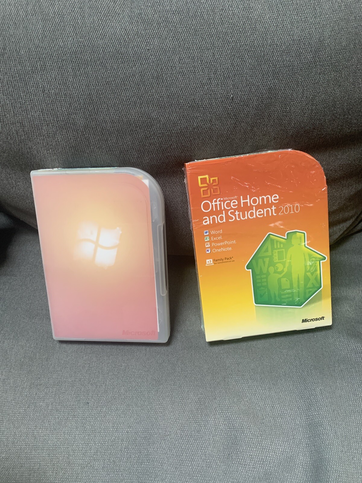 Microsoft Windows 7 Home Premium + Office Home And Student 2010 w/License Key