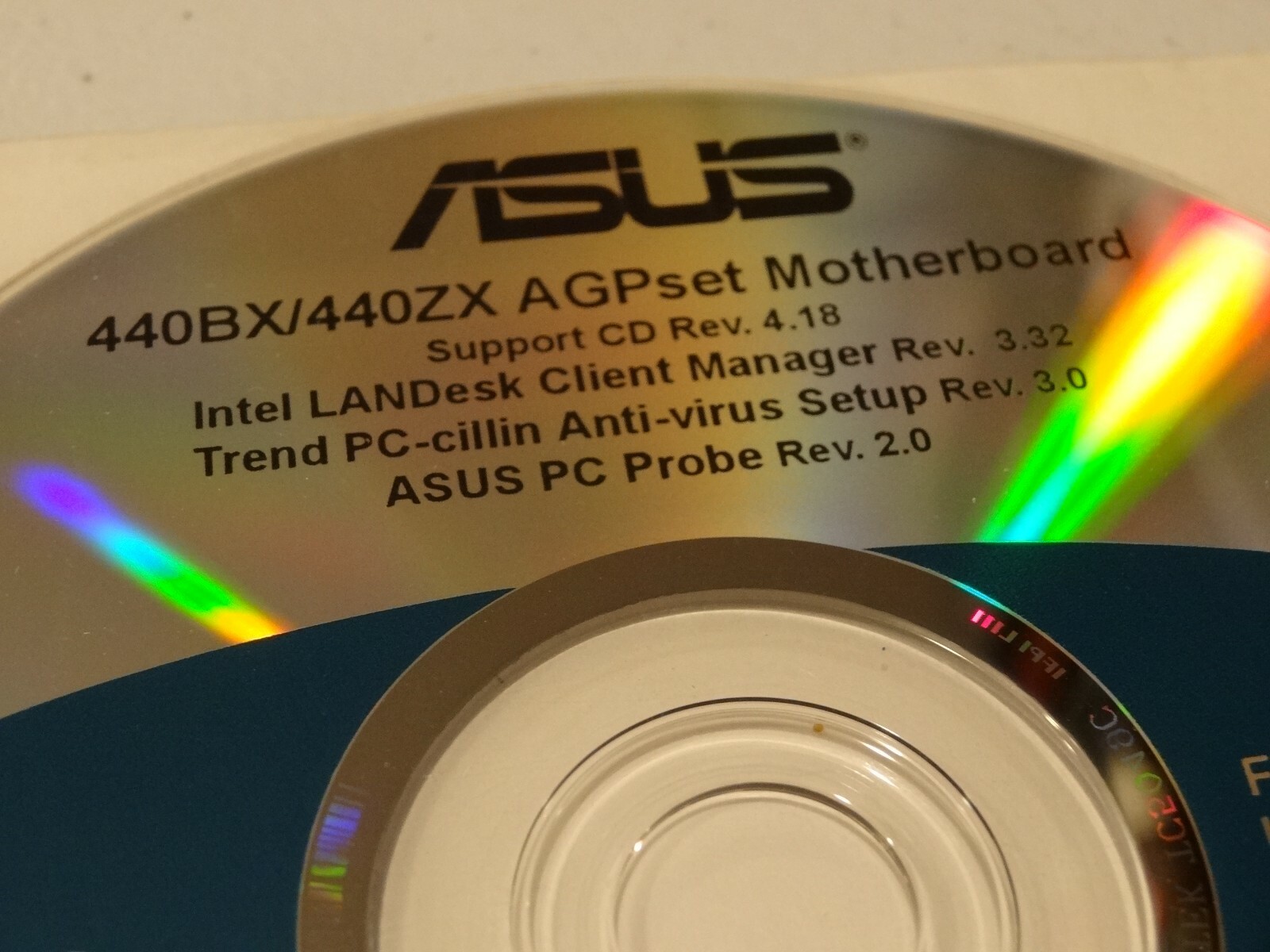 ASUS 440BX/440ZX AGPSet MOTHERBOARD SUPPORT CD REV. 4.18 M092 DRIVERS / CD-ROM