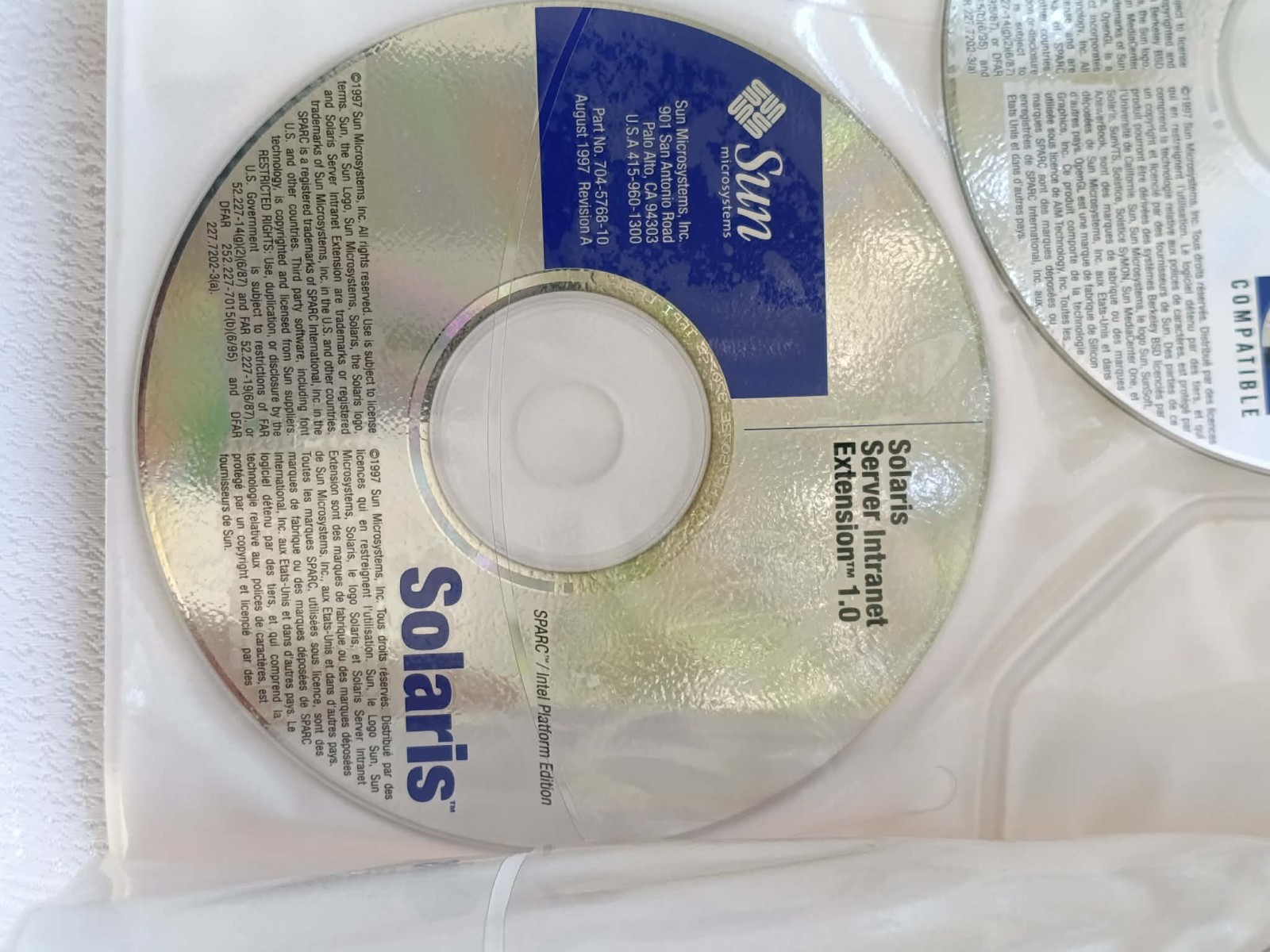 1997 SUN MICROSYSTEMS Solaris 2.6,_Many books and 4 CDs_used