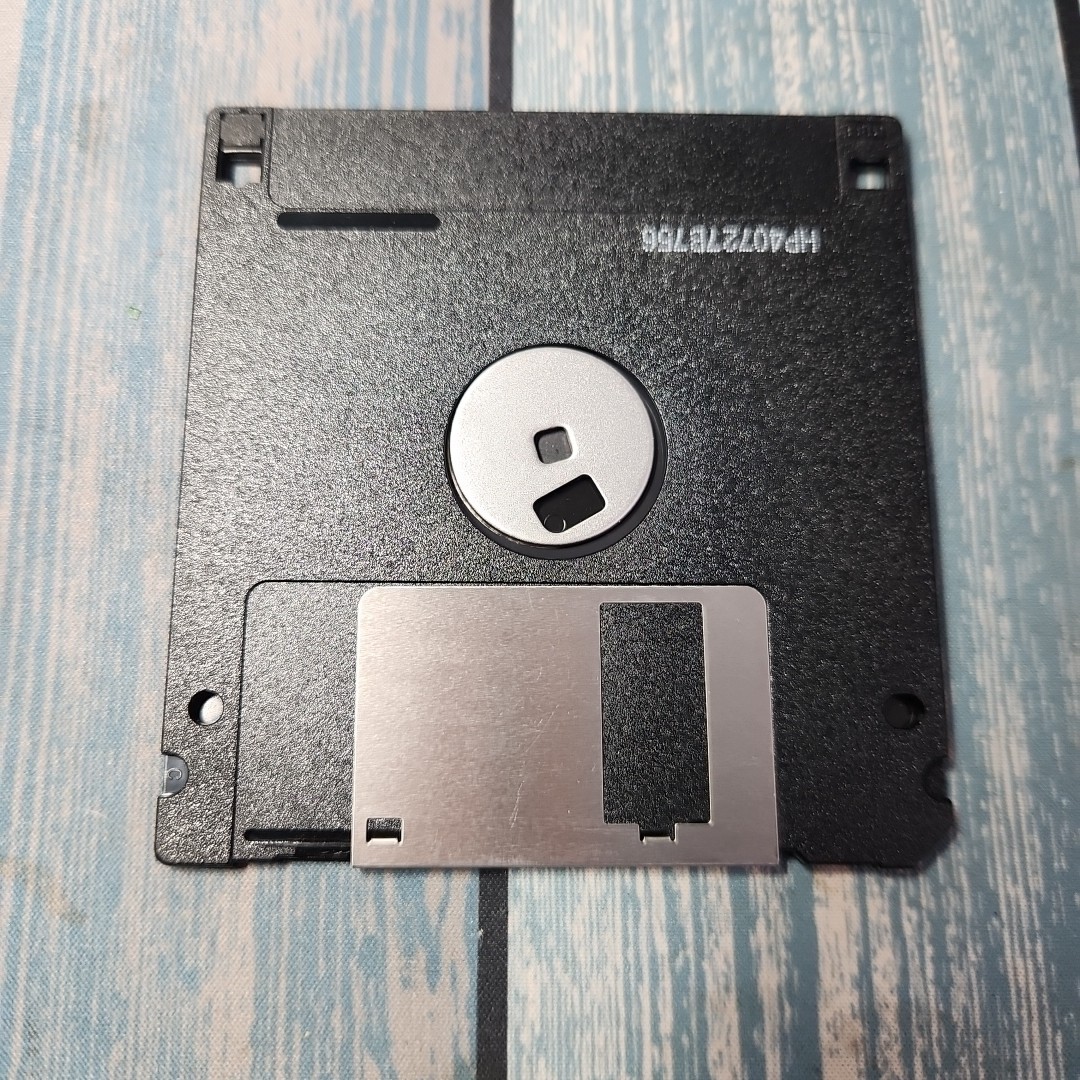 Gravis Utilities 3.5″ Floppy Disk 1991 Software Tool for PC – Vintage