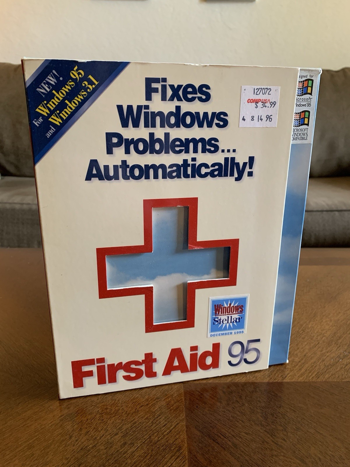 CyberMedia FIRST AID 95 For Windows 95 – 3.5″ discs, manuals, service guide