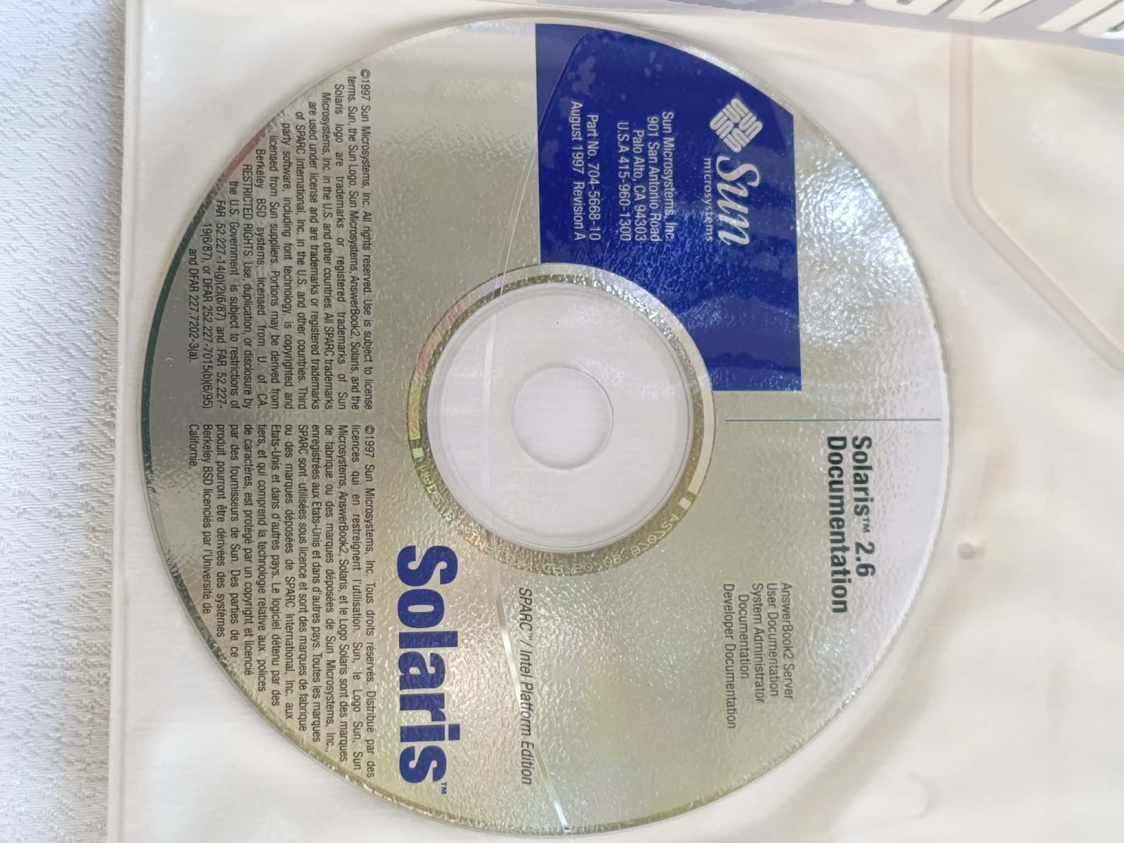 1997 SUN MICROSYSTEMS Solaris 2.6,_Many books and 4 CDs_used