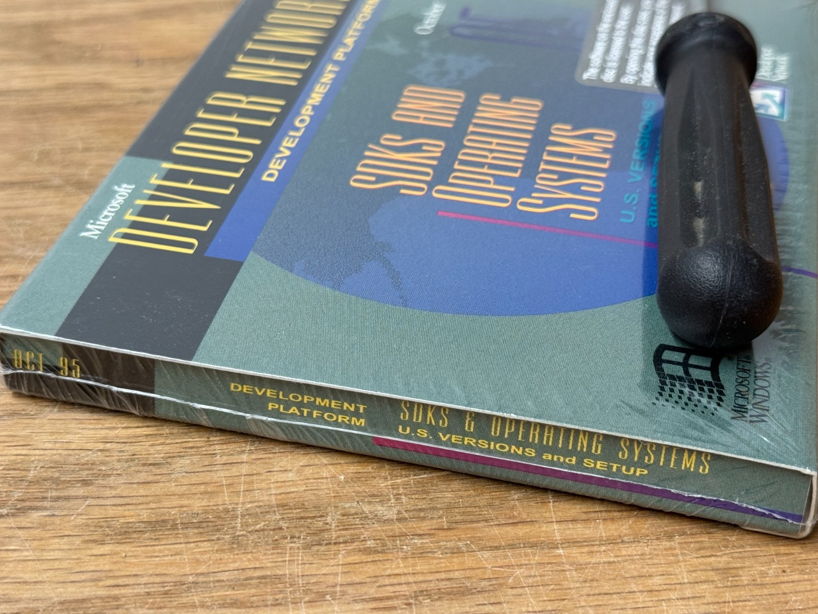 MSDN Microsoft Developer Network SEALED NEW 1995 SDKs and Operating Systems