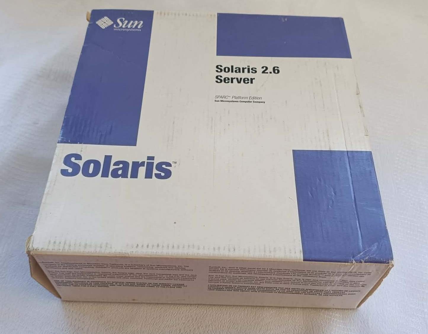 1997 SUN MICROSYSTEMS Solaris 2.6,_Many books and 4 CDs_used