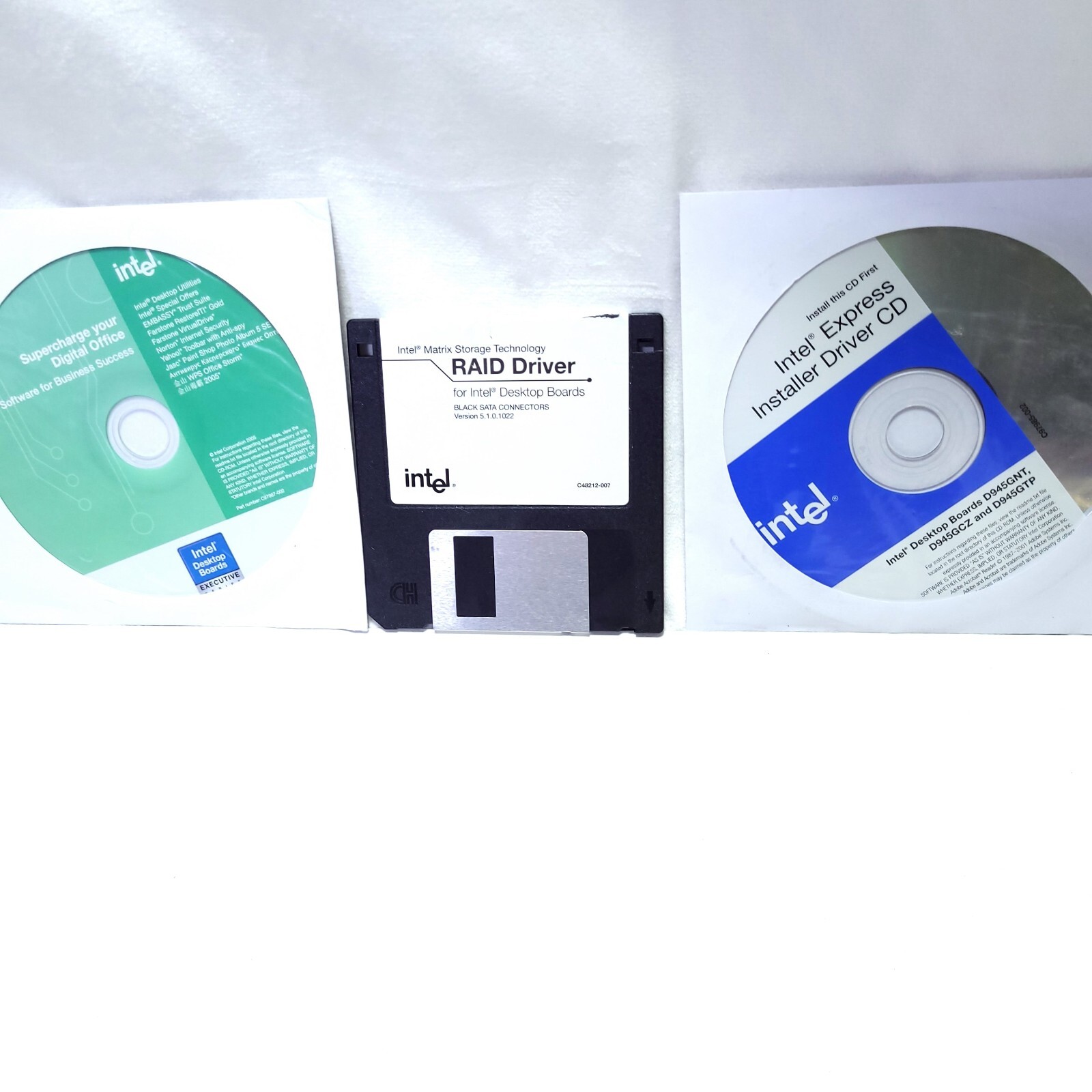 Intel Desktop Boards CD Reference Guides Software Lot D945GNT D945GTP D945GCZ