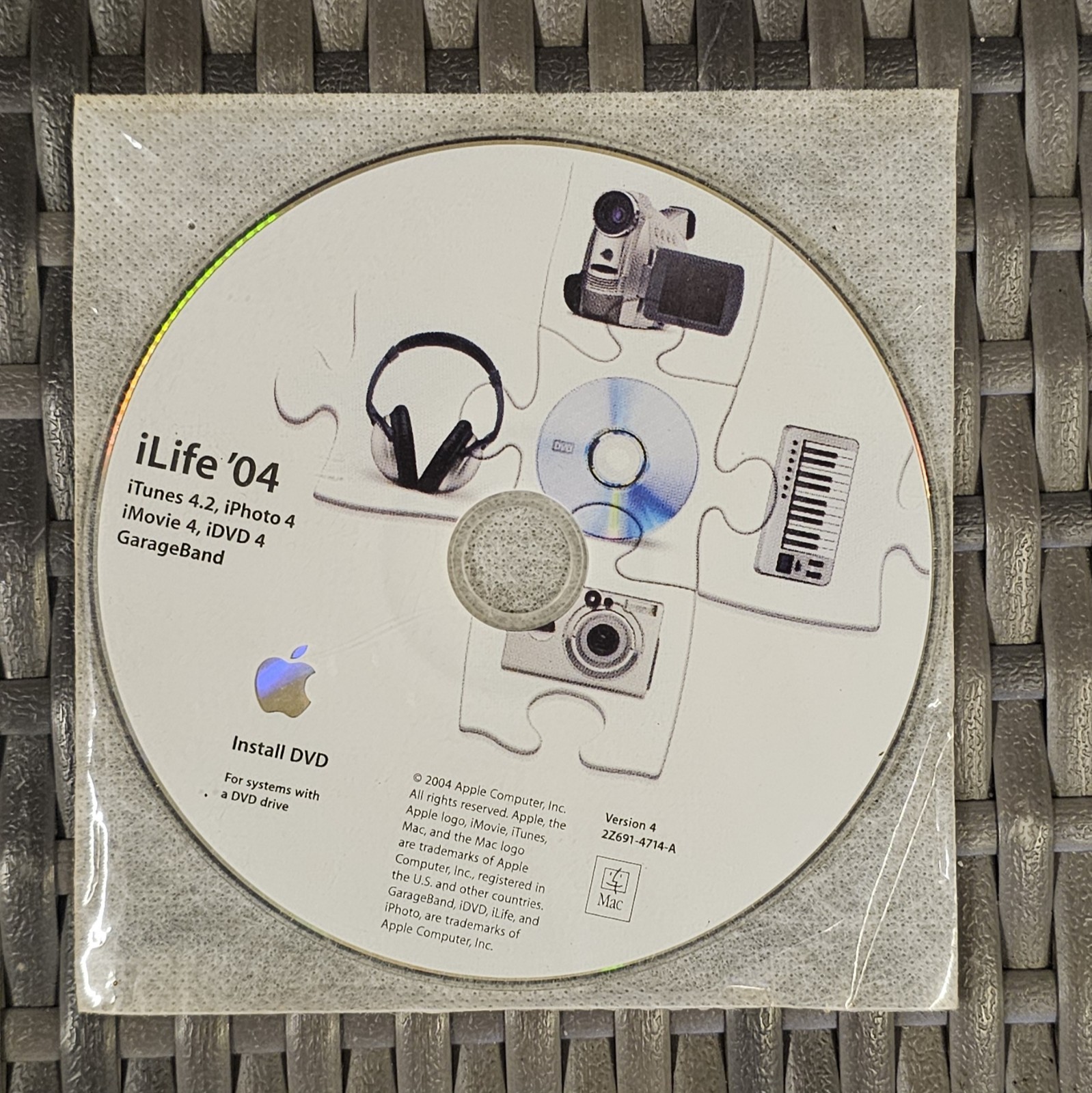 iLife ’04 DVD Version iTunes 4.2 For Vintage Retro iMac iBook