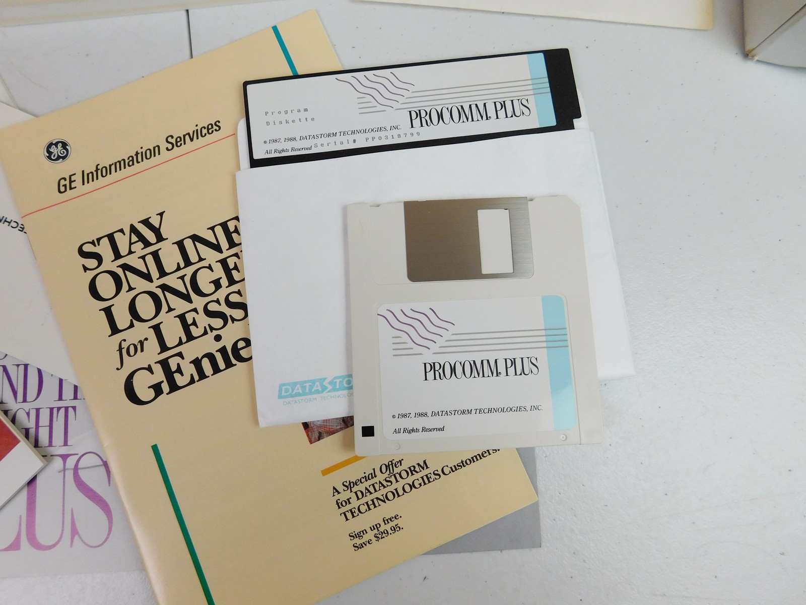 PROCOMM PLUS Intuitive Communications Software DATASTORM DOS 5.25″ 3.5″ Floppy