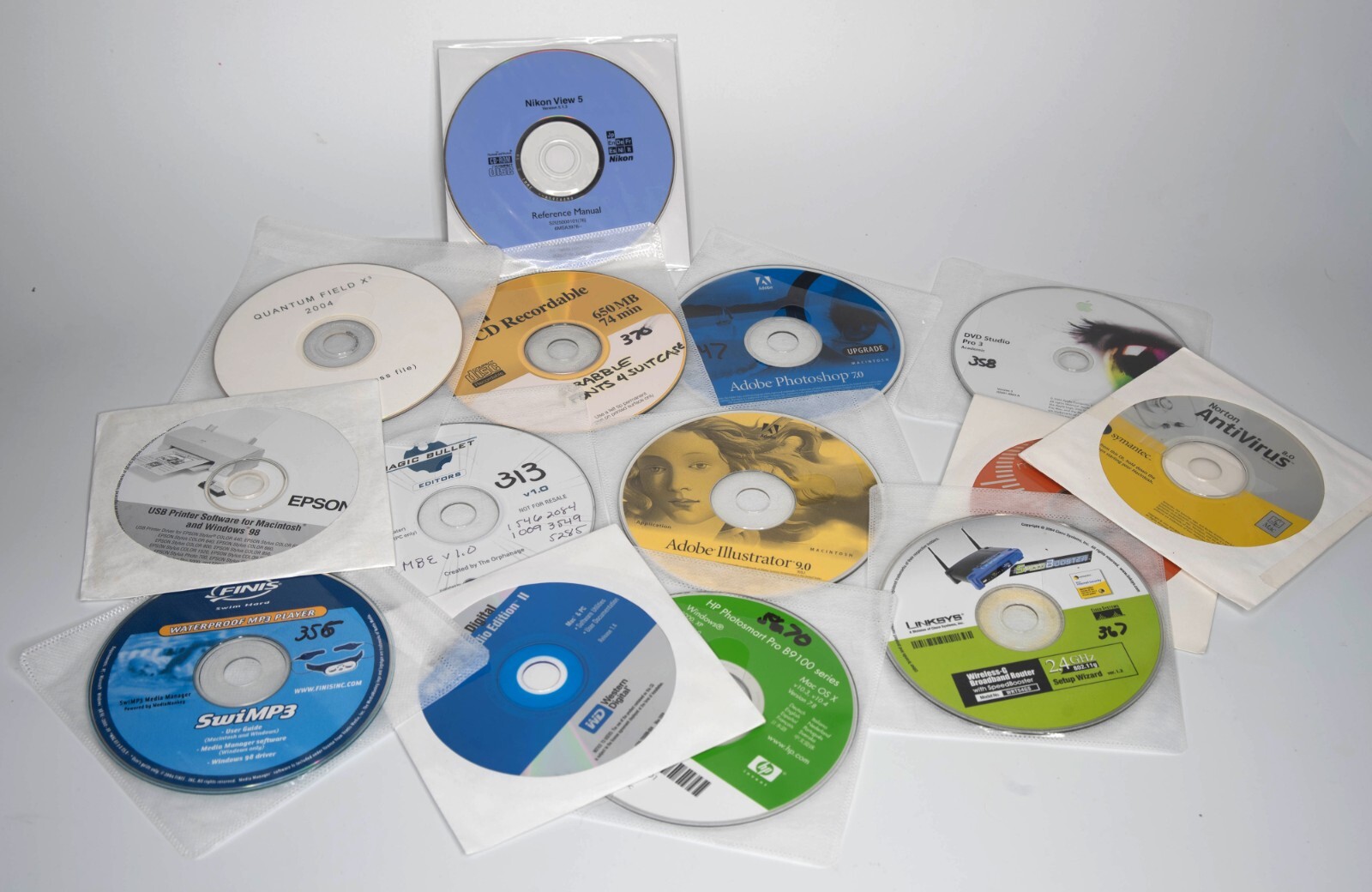 Lot of 40+discs older Mac/PC Software, Utilities, Training and Games