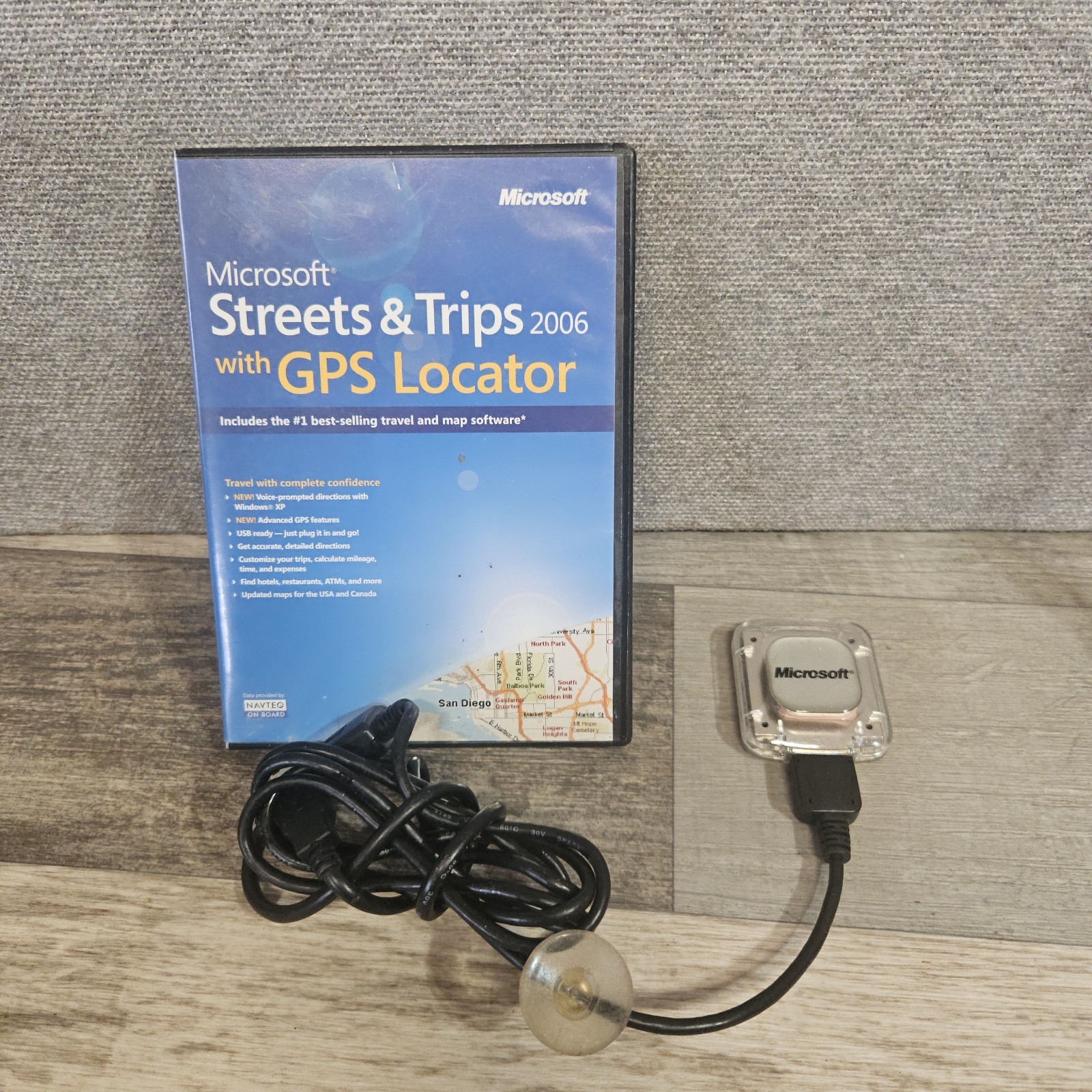 Microsoft Streets & Trips 2006 with GPS locator USB device – 2 CD in case + COA