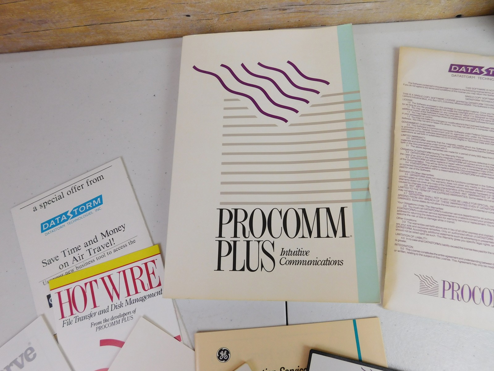 PROCOMM PLUS Intuitive Communications Software DATASTORM DOS 5.25″ 3.5″ Floppy