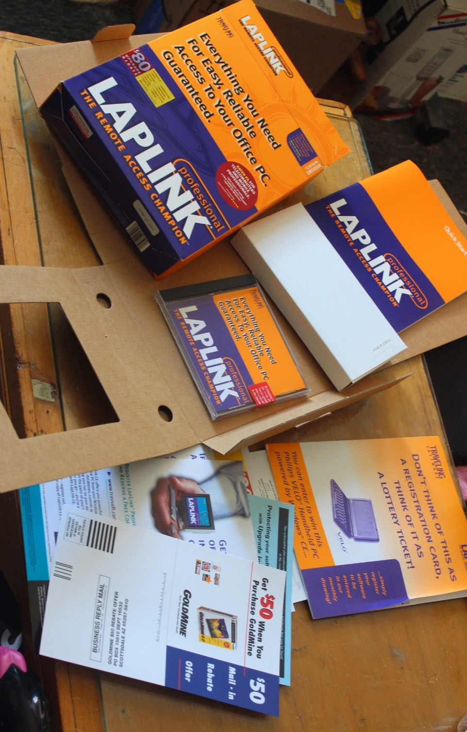 Vintage Professional LapLink For Remote Access For Windows 95/98/NT/3.1 – In Box