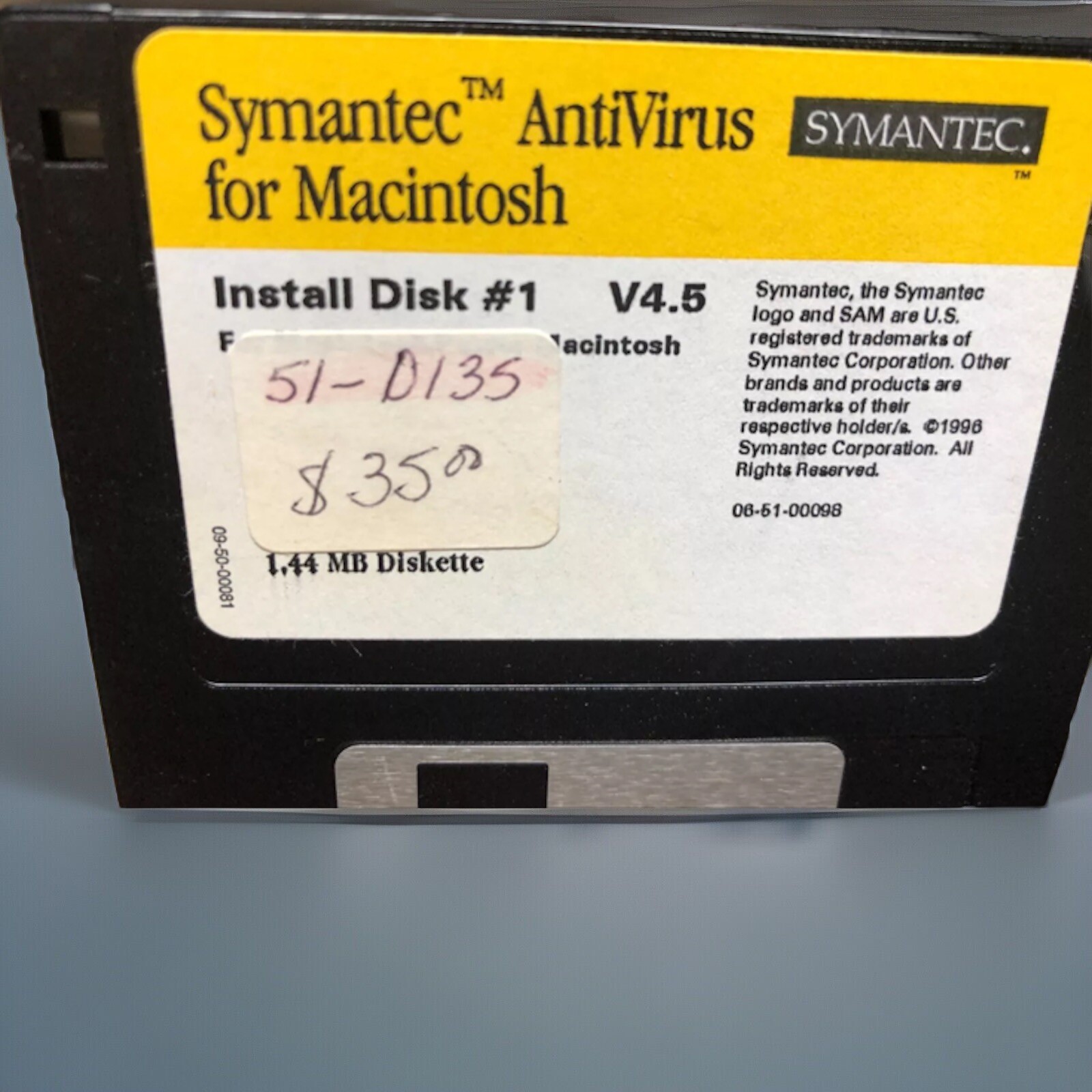 Symantec Antivirus for Macintosh Software 3-1/2″ disks – vintage Mac software