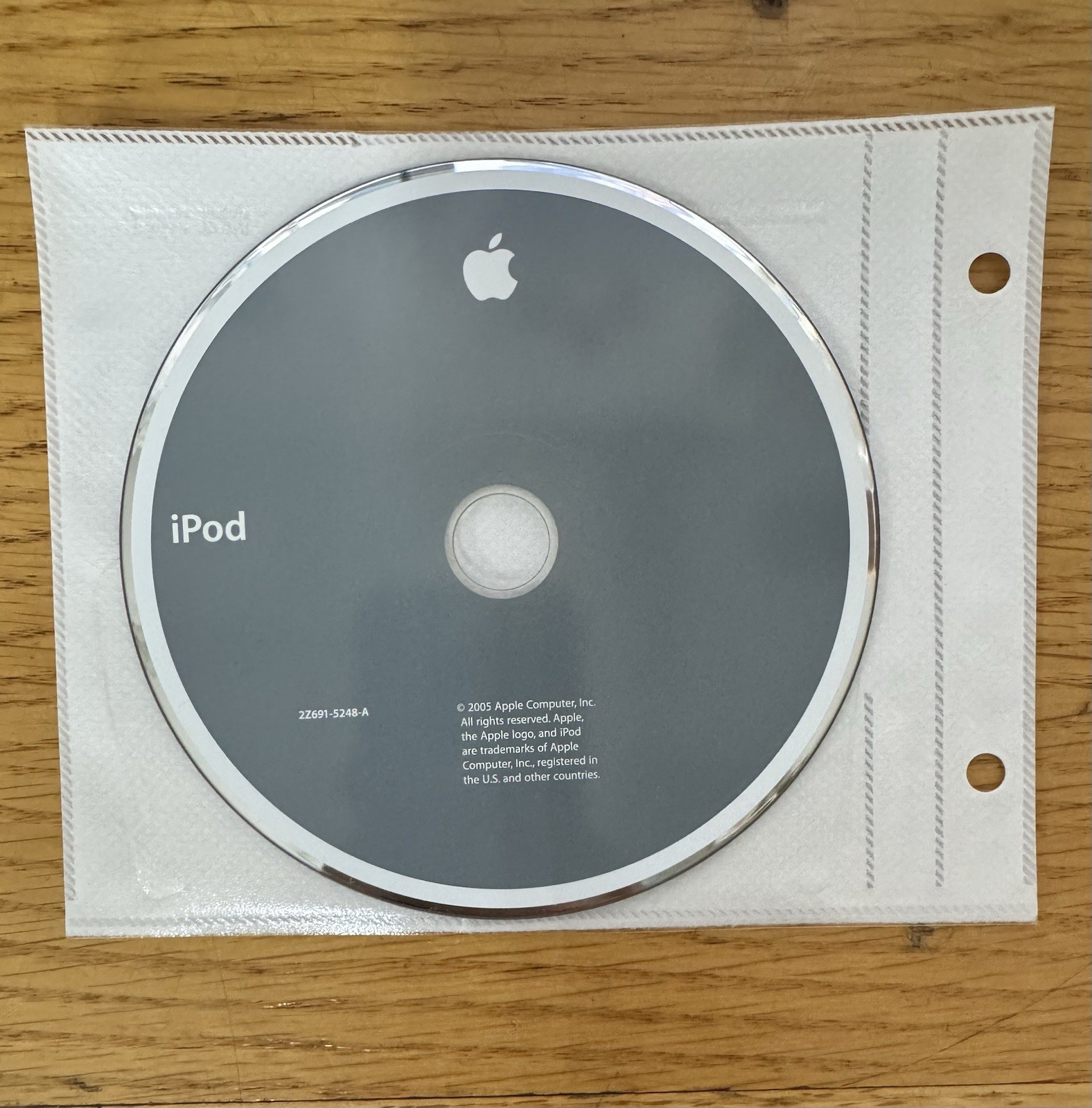 “Vintage” Apple iPod Software Disc, 2005 2Z691-5248-A
