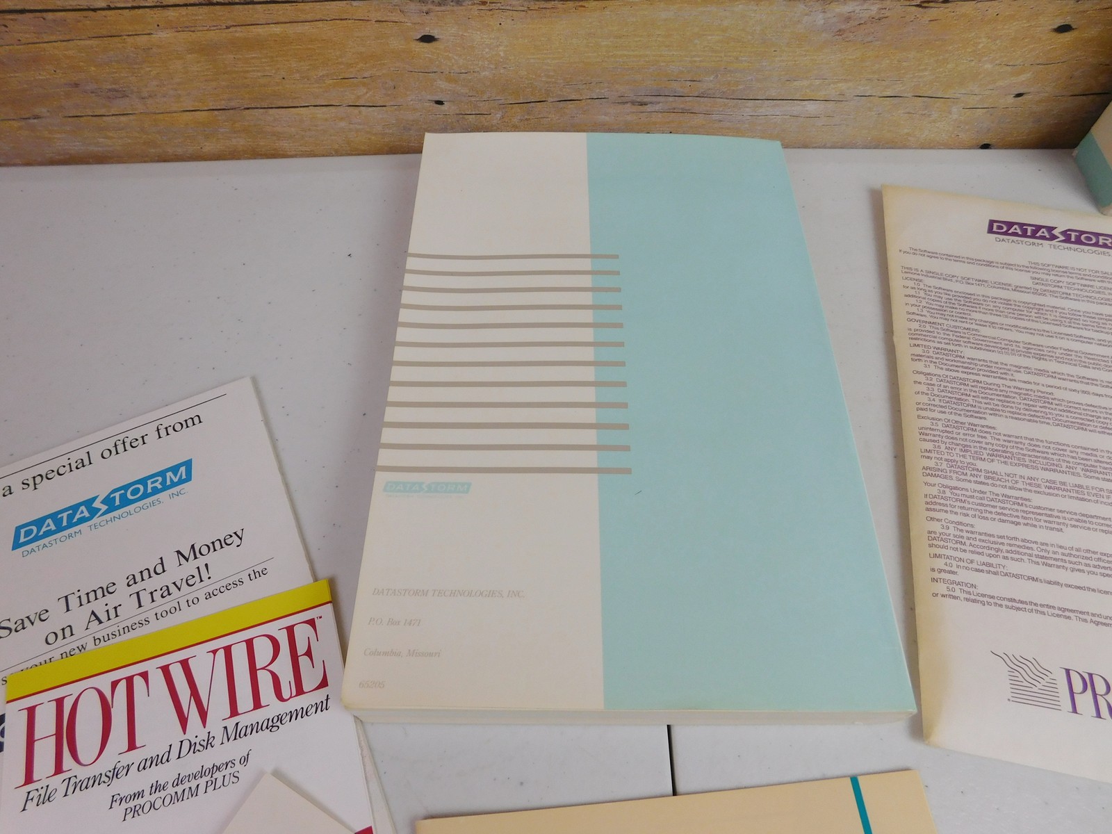 PROCOMM PLUS Intuitive Communications Software DATASTORM DOS 5.25″ 3.5″ Floppy