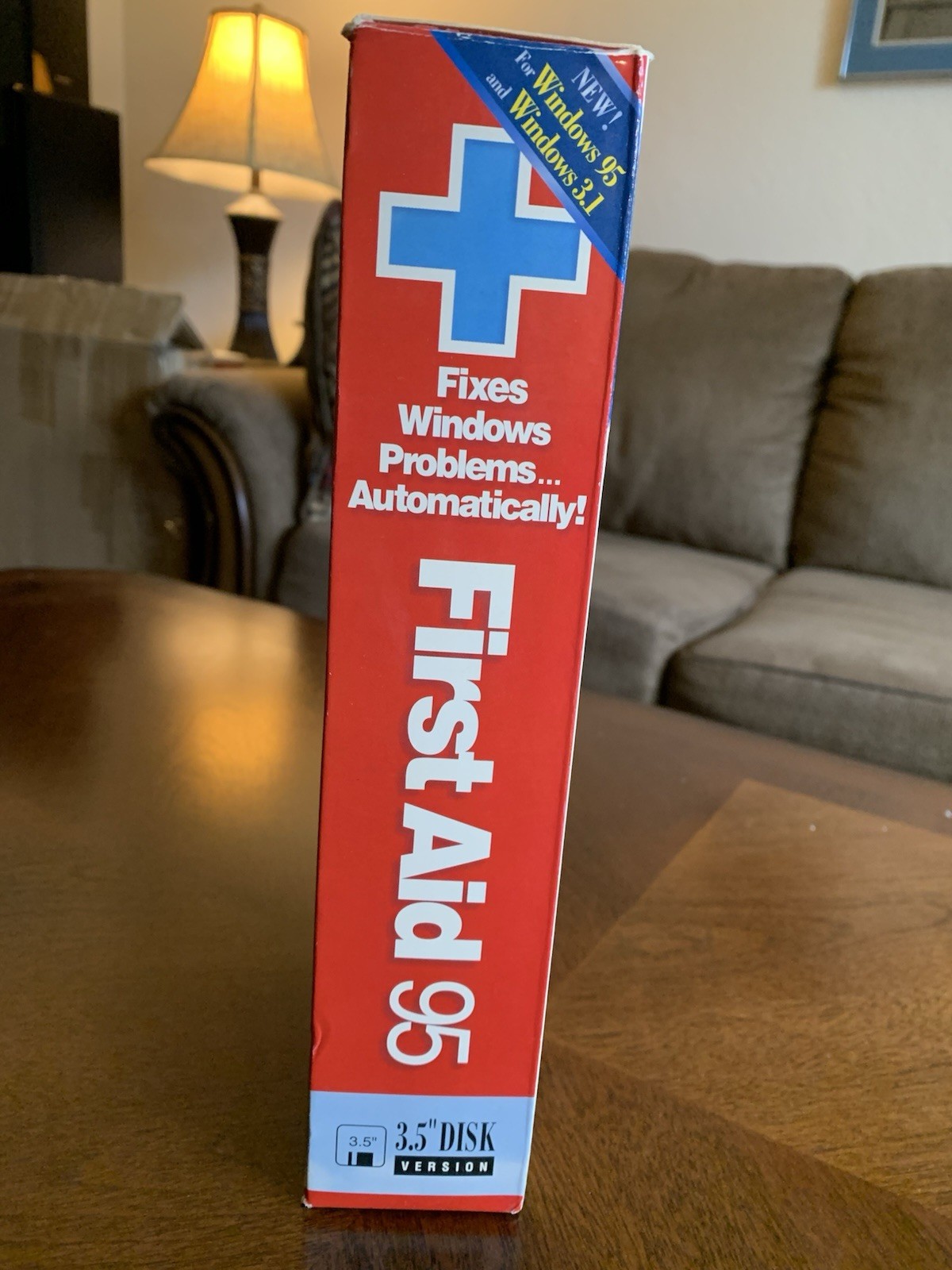CyberMedia FIRST AID 95 For Windows 95 – 3.5″ discs, manuals, service guide