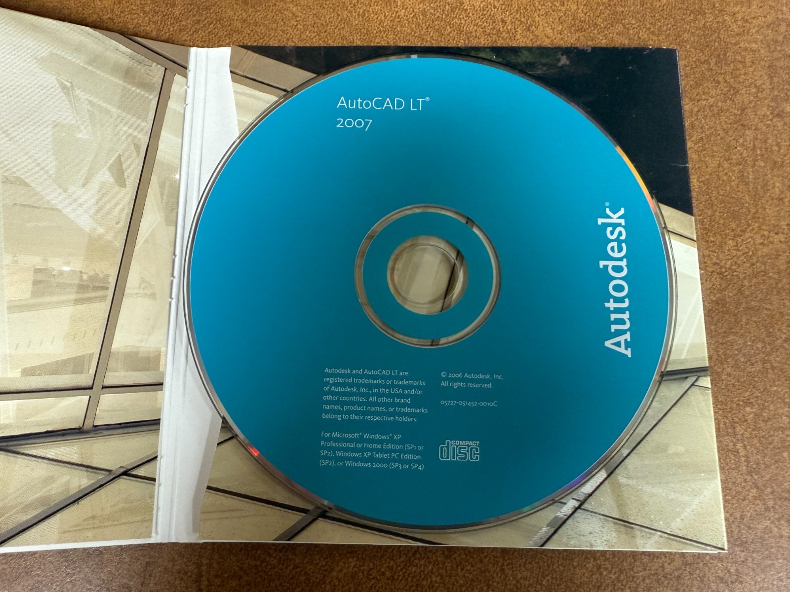 Autodesk AutoCad LT 2007 Disc, Getting Started and User Guide No codes